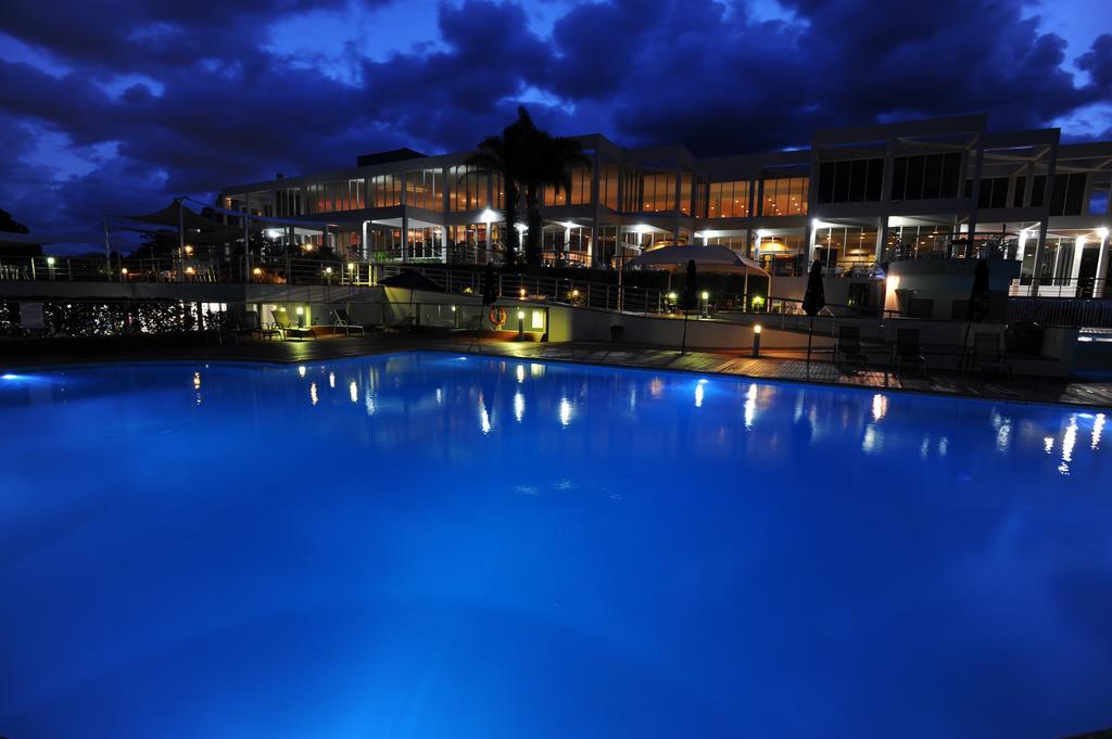 Absolute Beachfront Opal Cove Resort Korora Exterior foto